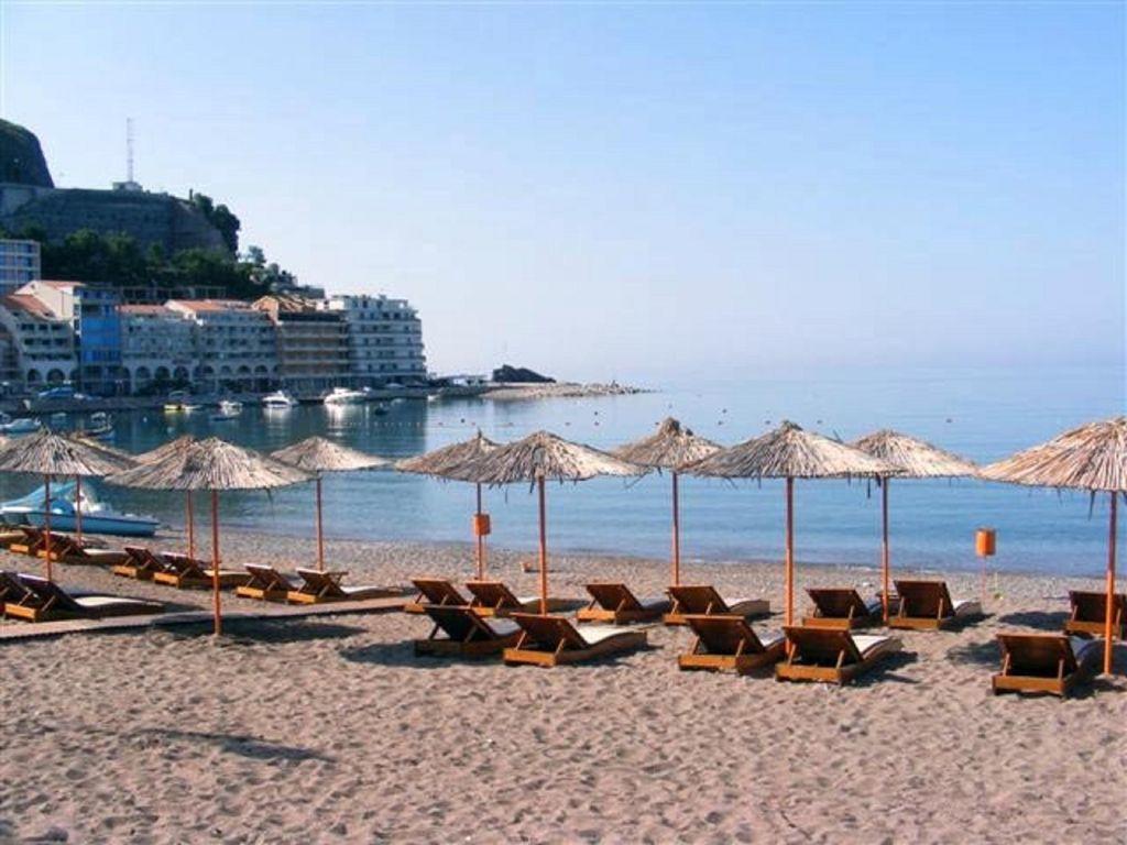 Apartment With Sea View Рафаиловичи Екстериор снимка