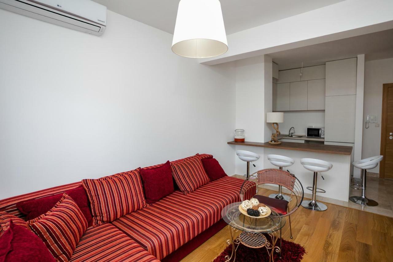 Apartment With Sea View Рафаиловичи Екстериор снимка